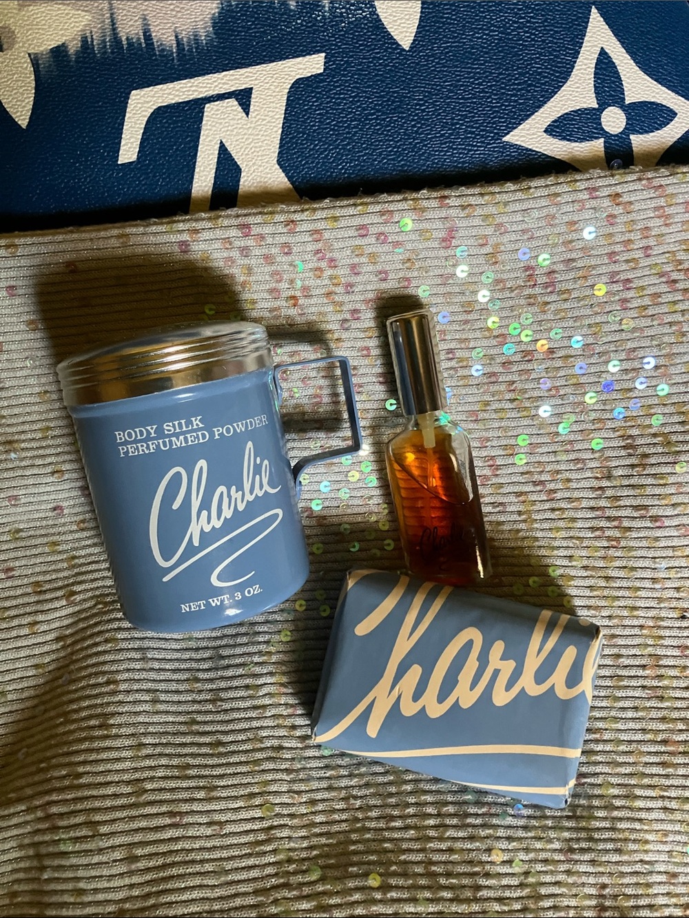 Charlies Body Silk Perfumed Powder Tin - Blue with Silver Lid